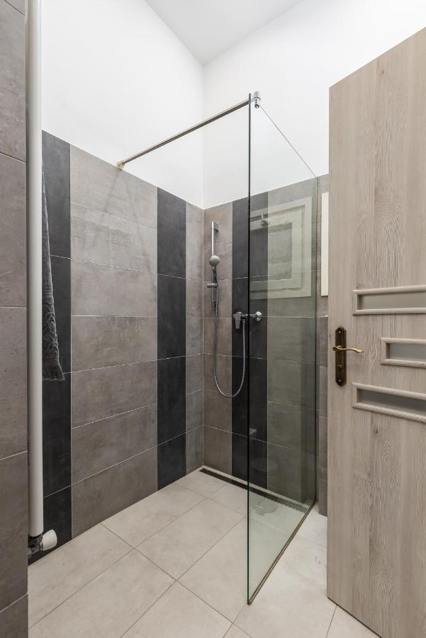 City Center Apartment With Balcony Budapest Exterior foto