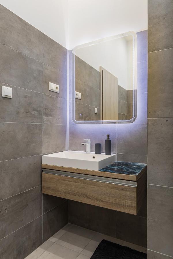 City Center Apartment With Balcony Budapest Exterior foto