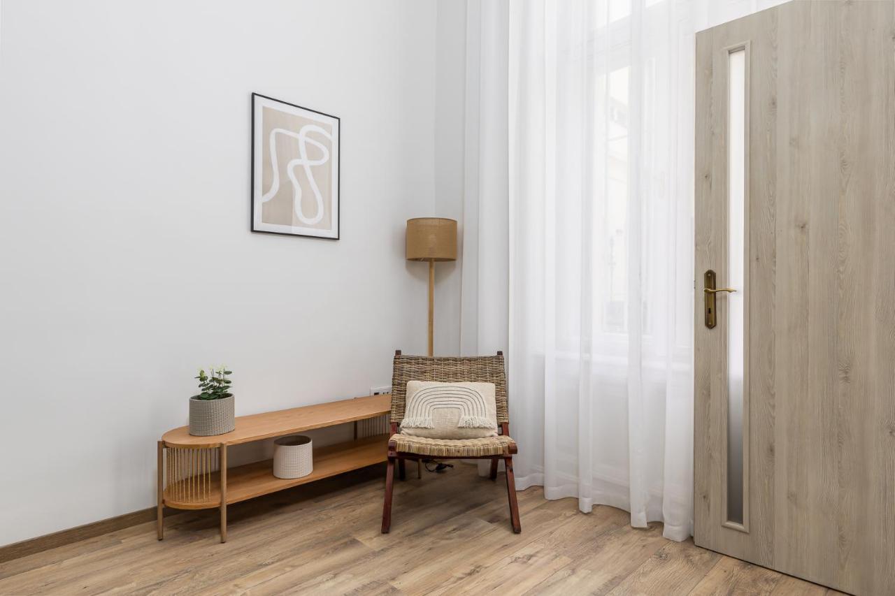 City Center Apartment With Balcony Budapest Exterior foto